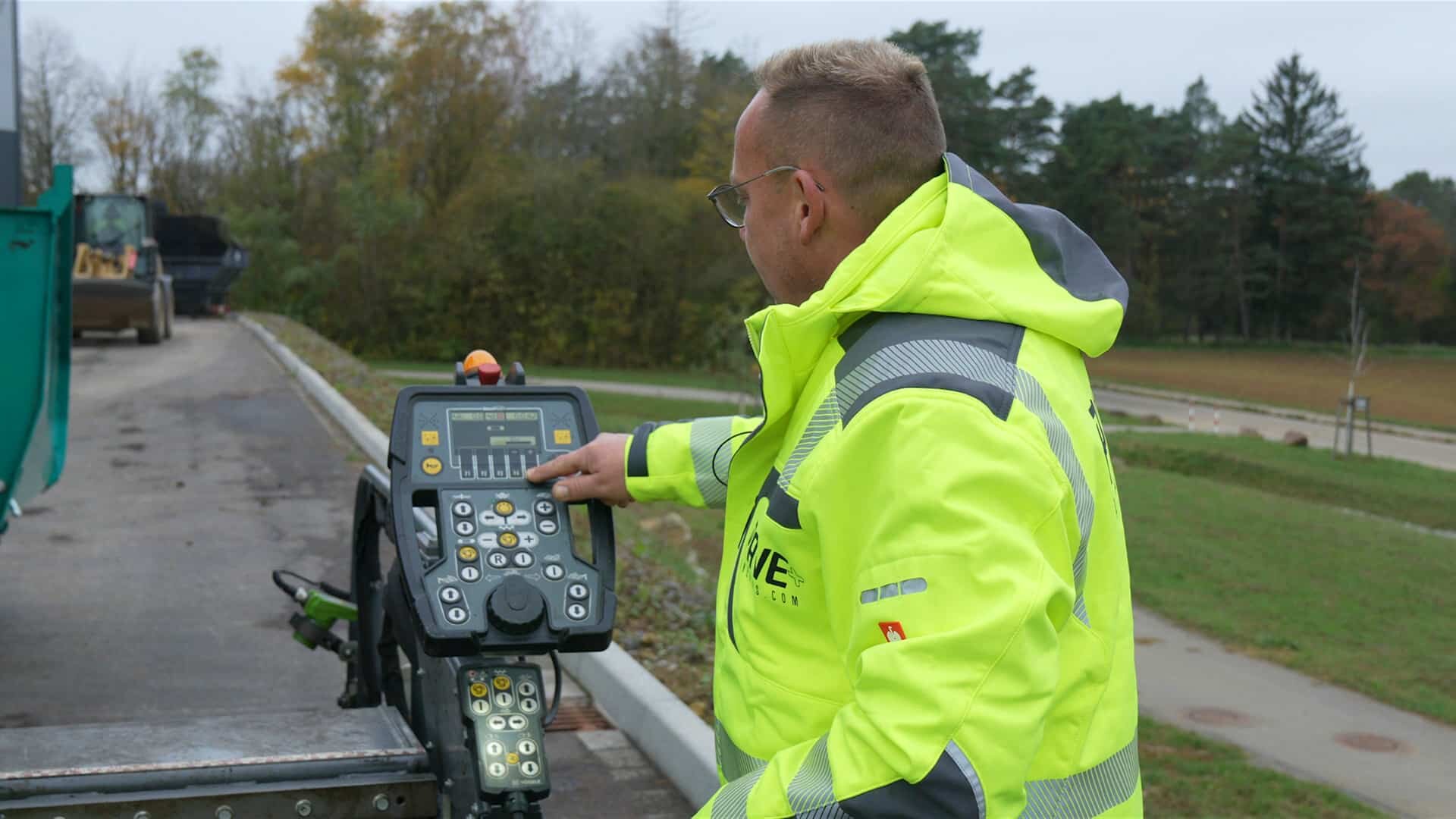 Chapter 10: Checking the asphalt paver