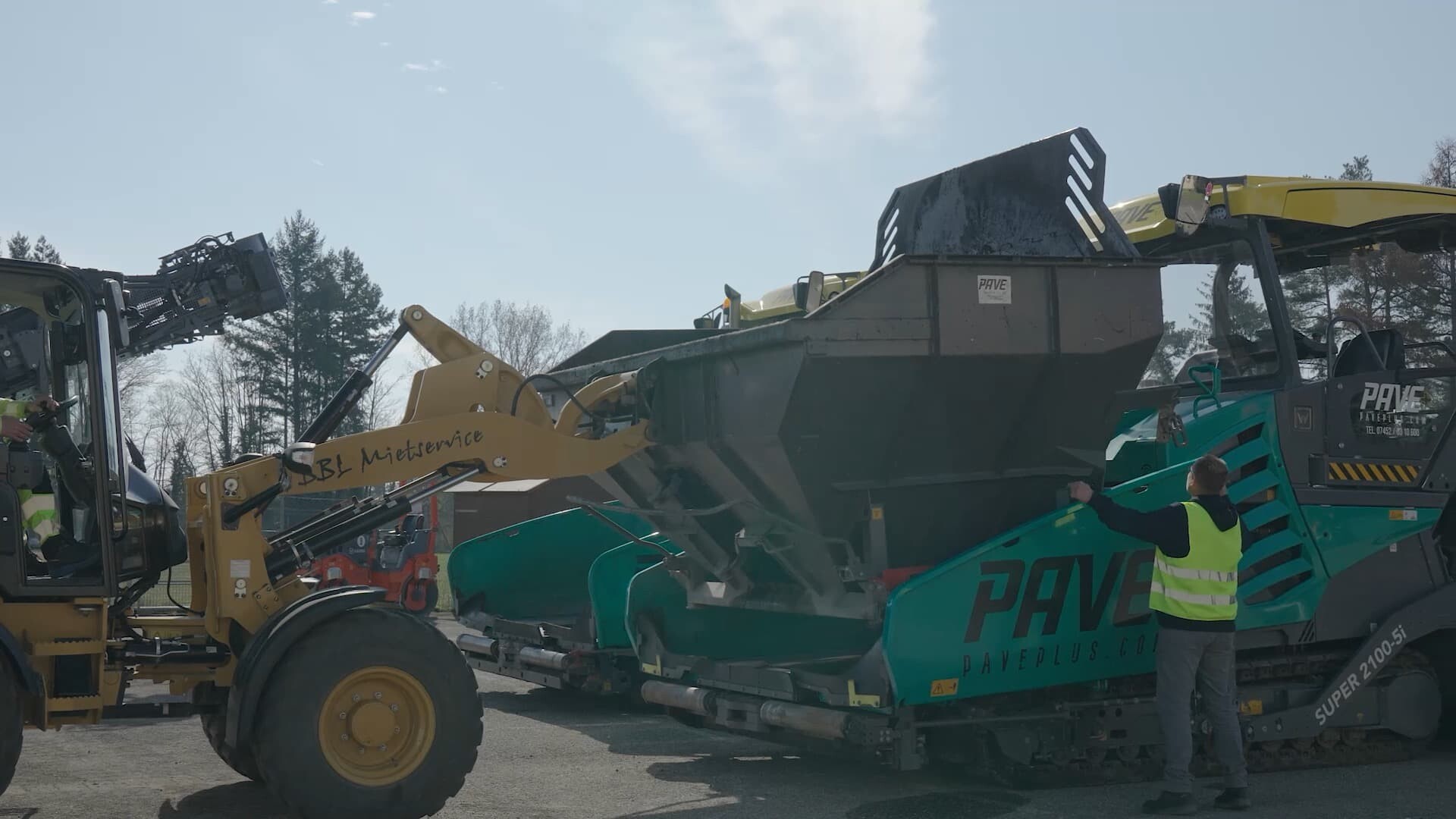 Chapter 5.2: Feeding of pavers